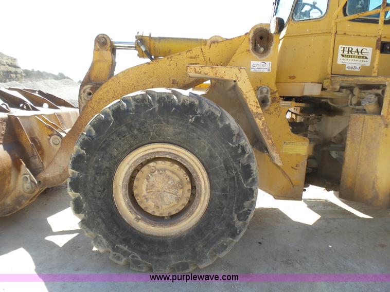 image for item L5466 1986 Caterpillar 966D wheel loader