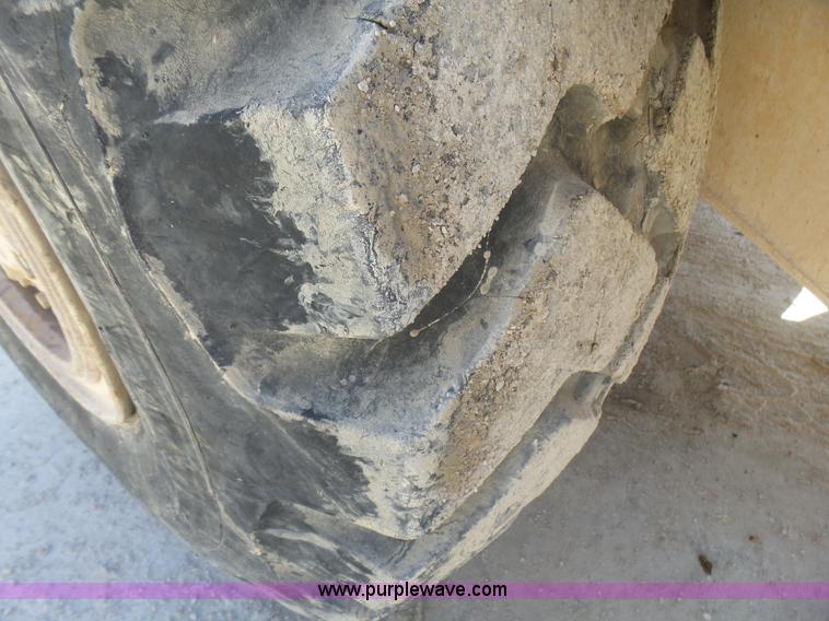 image for item L5466 1986 Caterpillar 966D wheel loader