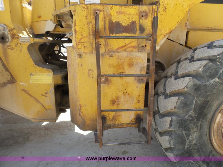 image for item L5466 1986 Caterpillar 966D wheel loader
