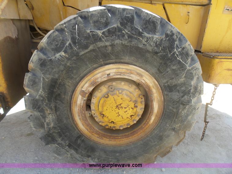 image for item L5466 1986 Caterpillar 966D wheel loader