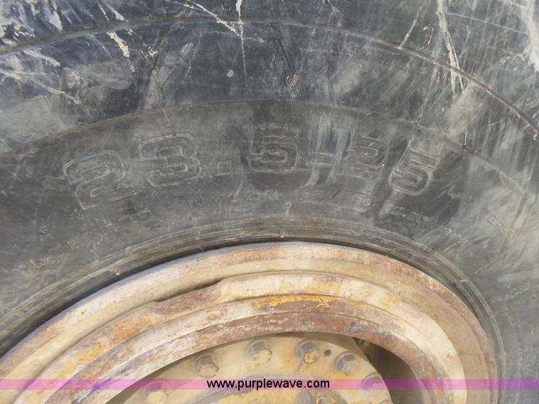 image for item L5466 1986 Caterpillar 966D wheel loader