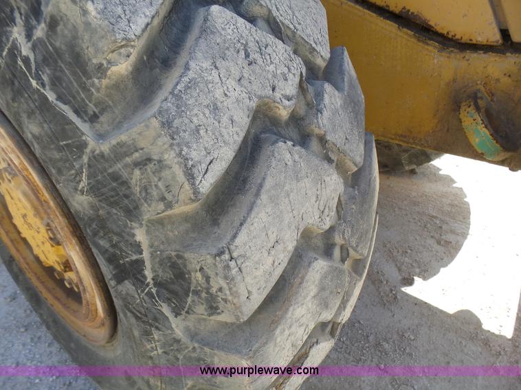image for item L5466 1986 Caterpillar 966D wheel loader
