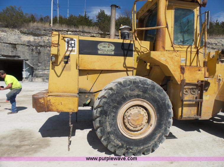 image for item L5466 1986 Caterpillar 966D wheel loader