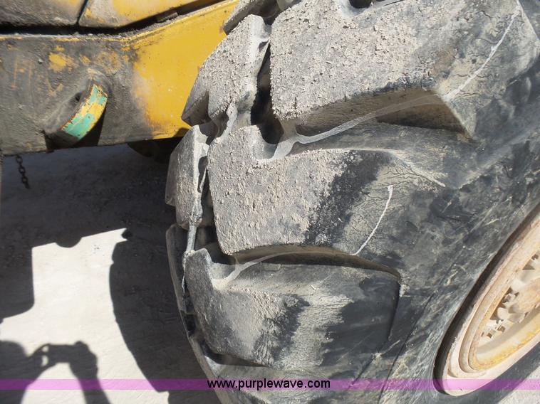 image for item L5466 1986 Caterpillar 966D wheel loader