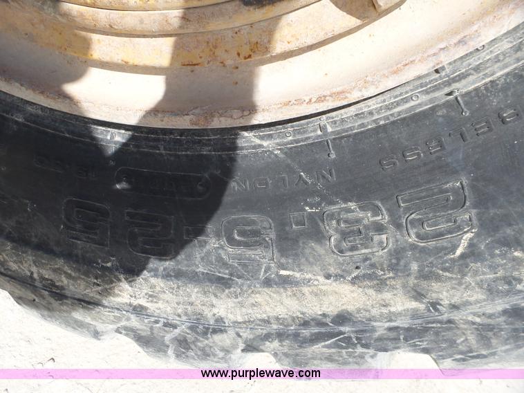 image for item L5466 1986 Caterpillar 966D wheel loader