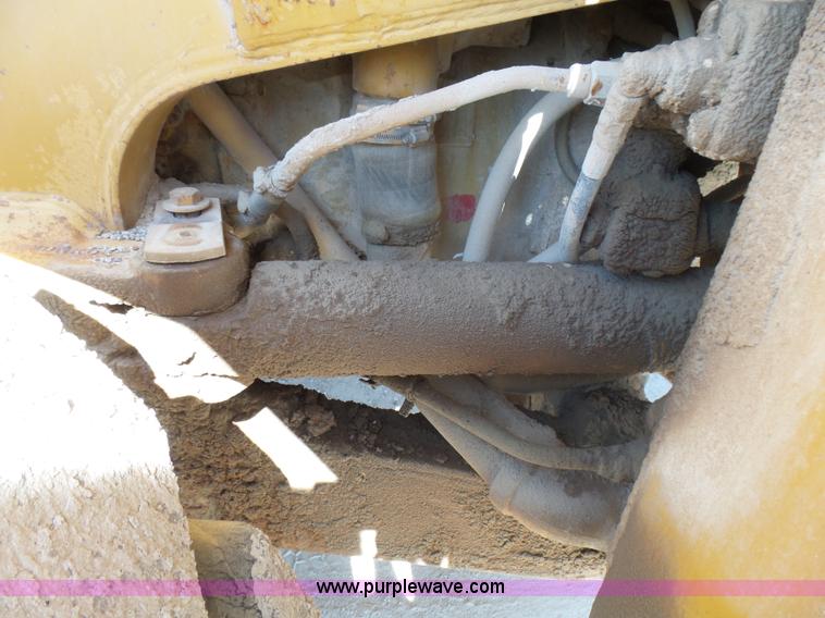 image for item L5466 1986 Caterpillar 966D wheel loader