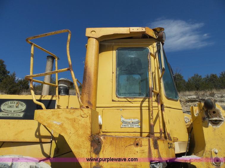 image for item L5466 1986 Caterpillar 966D wheel loader