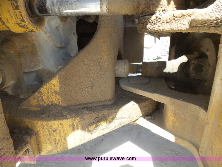 image for item L5466 1986 Caterpillar 966D wheel loader
