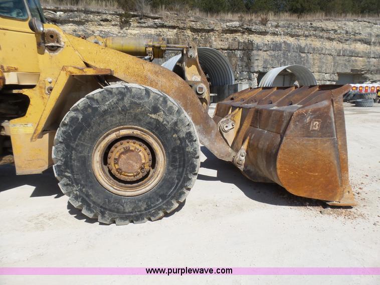 image for item L5466 1986 Caterpillar 966D wheel loader