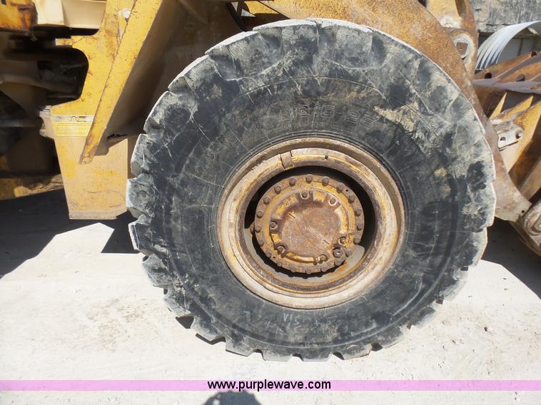 image for item L5466 1986 Caterpillar 966D wheel loader