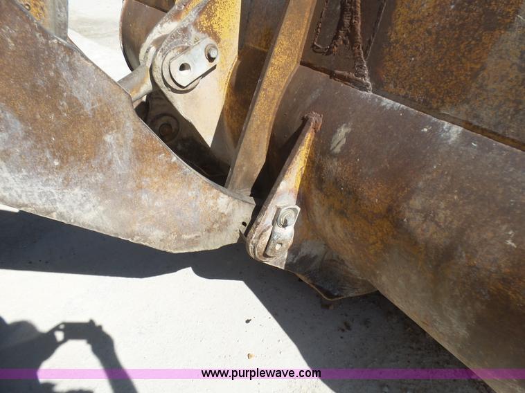 image for item L5466 1986 Caterpillar 966D wheel loader