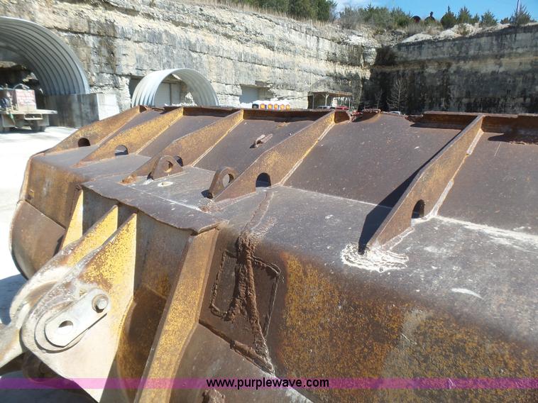 image for item L5466 1986 Caterpillar 966D wheel loader