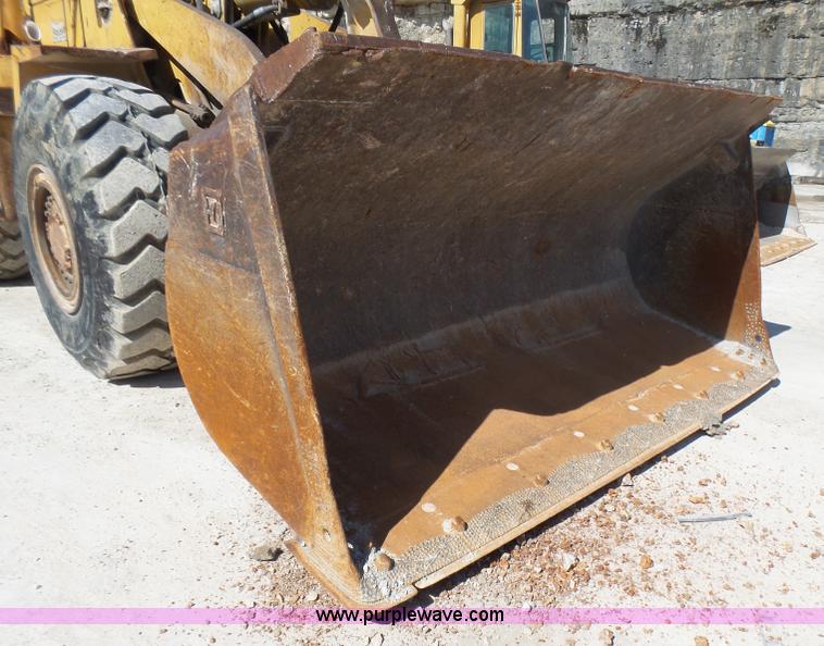 image for item L5466 1986 Caterpillar 966D wheel loader