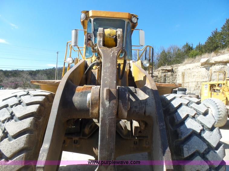 image for item L5466 1986 Caterpillar 966D wheel loader