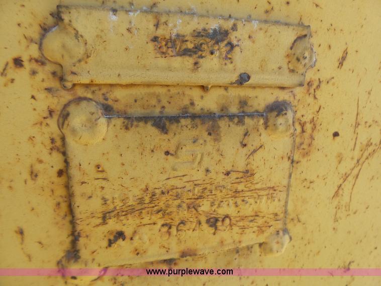 image for item L5466 1986 Caterpillar 966D wheel loader