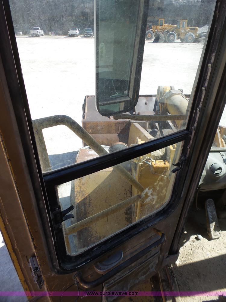 image for item L5466 1986 Caterpillar 966D wheel loader