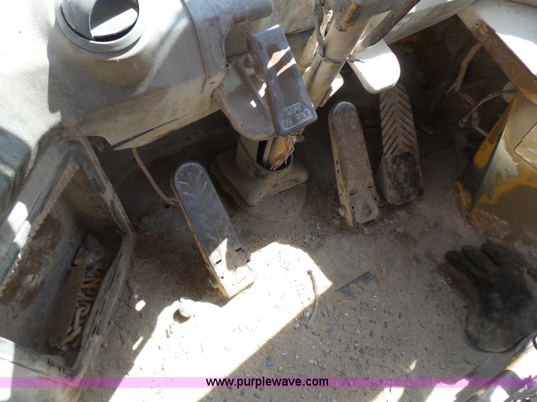 image for item L5466 1986 Caterpillar 966D wheel loader