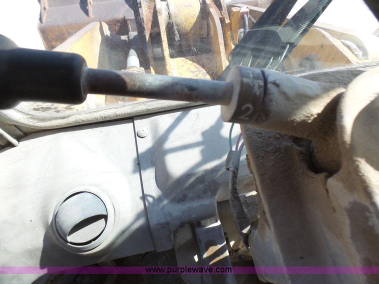 image for item L5466 1986 Caterpillar 966D wheel loader