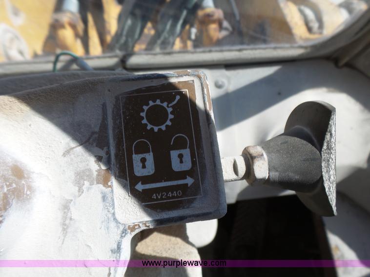 image for item L5466 1986 Caterpillar 966D wheel loader