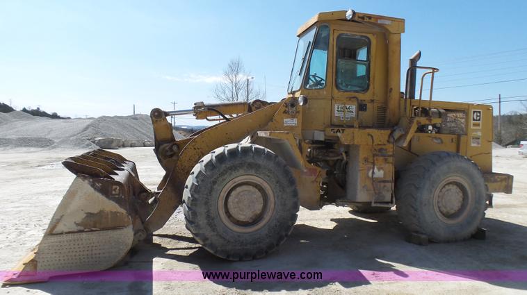 image for item L5467 1982 Caterpillar 950B wheel loader