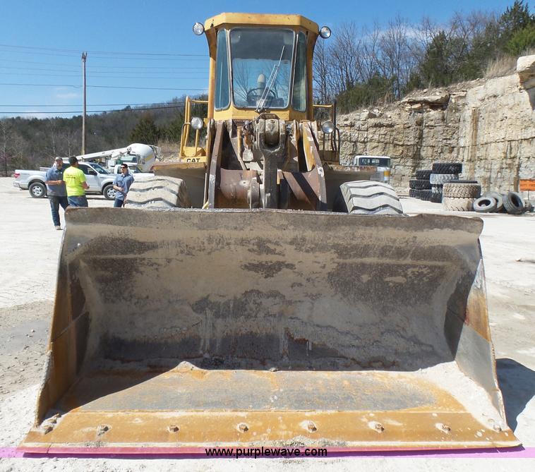 image for item L5467 1982 Caterpillar 950B wheel loader