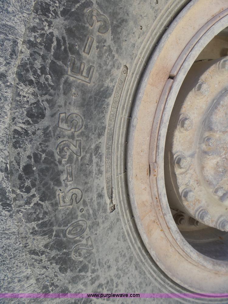 image for item L5467 1982 Caterpillar 950B wheel loader