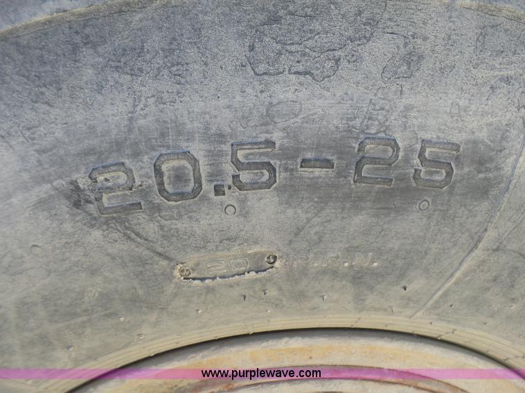 image for item L5467 1982 Caterpillar 950B wheel loader