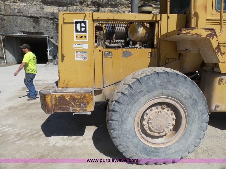 image for item L5467 1982 Caterpillar 950B wheel loader