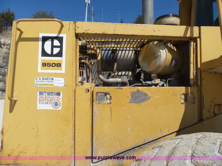image for item L5467 1982 Caterpillar 950B wheel loader