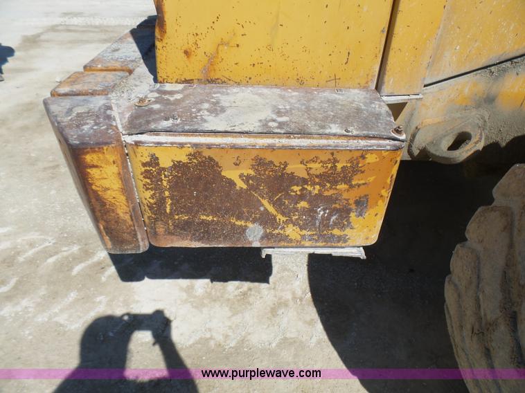 image for item L5467 1982 Caterpillar 950B wheel loader