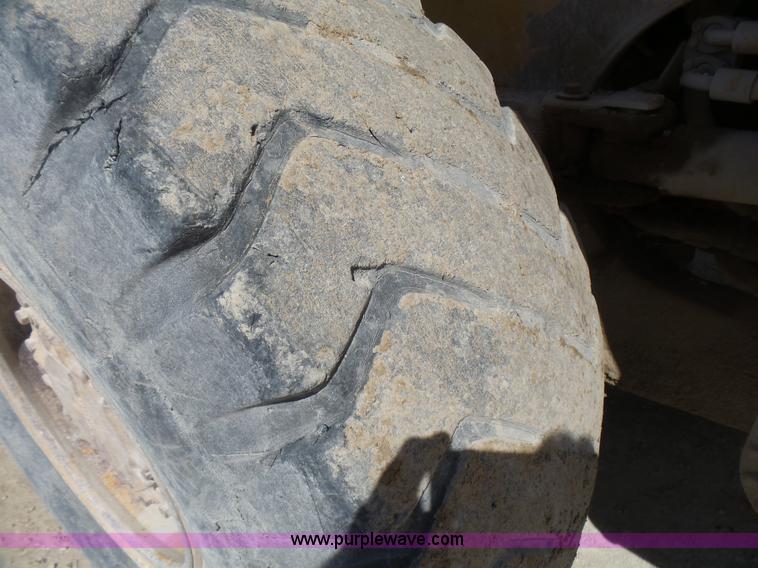 image for item L5467 1982 Caterpillar 950B wheel loader