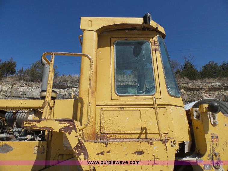 image for item L5467 1982 Caterpillar 950B wheel loader