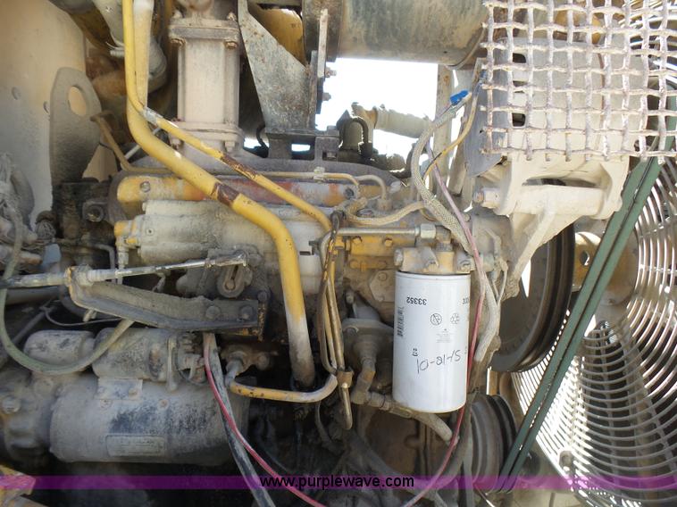 image for item L5467 1982 Caterpillar 950B wheel loader