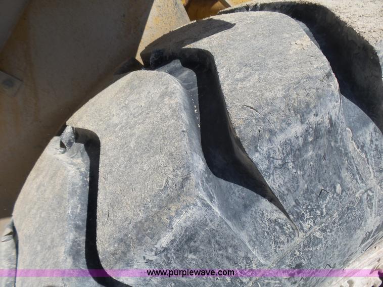 image for item L5467 1982 Caterpillar 950B wheel loader