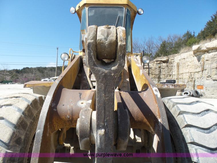 image for item L5467 1982 Caterpillar 950B wheel loader