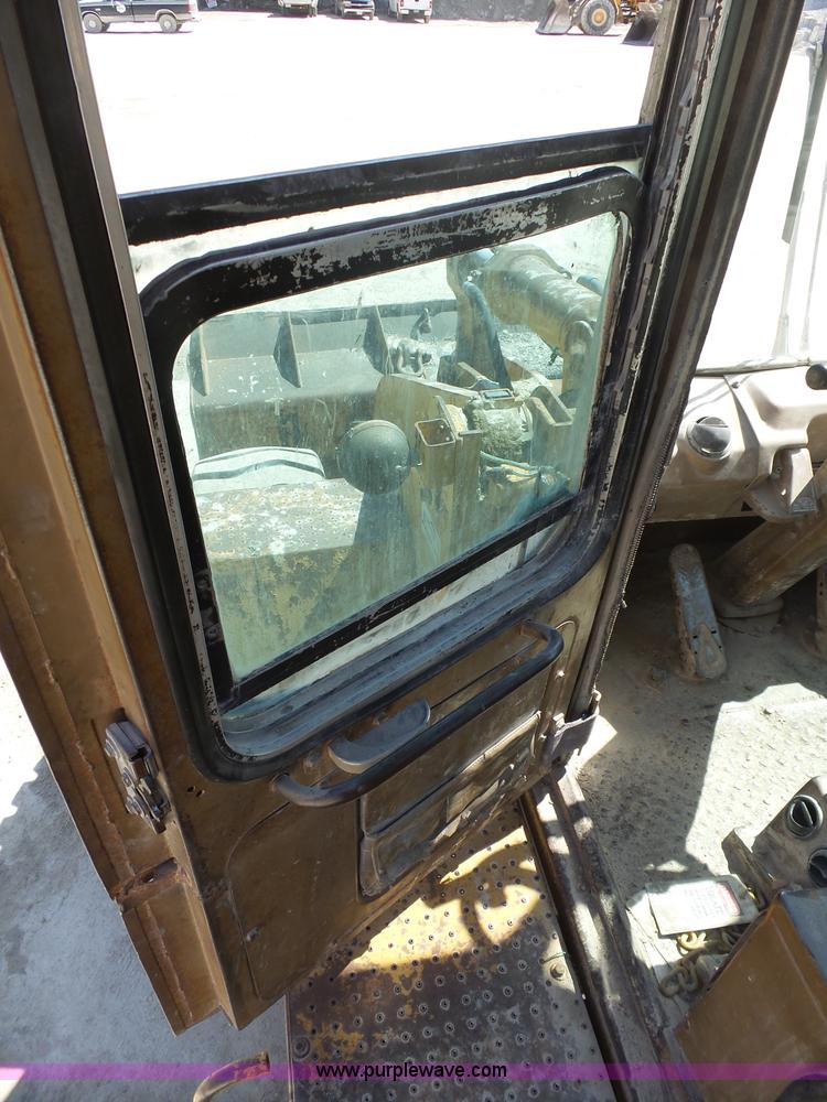 image for item L5467 1982 Caterpillar 950B wheel loader