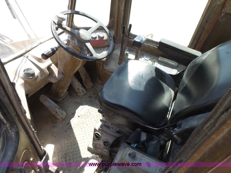 image for item L5467 1982 Caterpillar 950B wheel loader