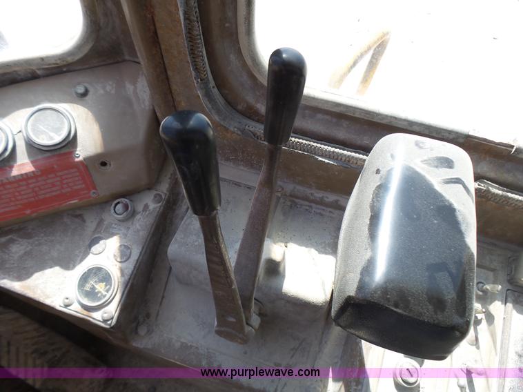 image for item L5467 1982 Caterpillar 950B wheel loader