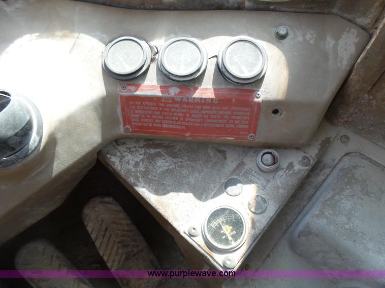 image for item L5467 1982 Caterpillar 950B wheel loader