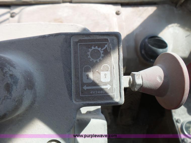 image for item L5467 1982 Caterpillar 950B wheel loader