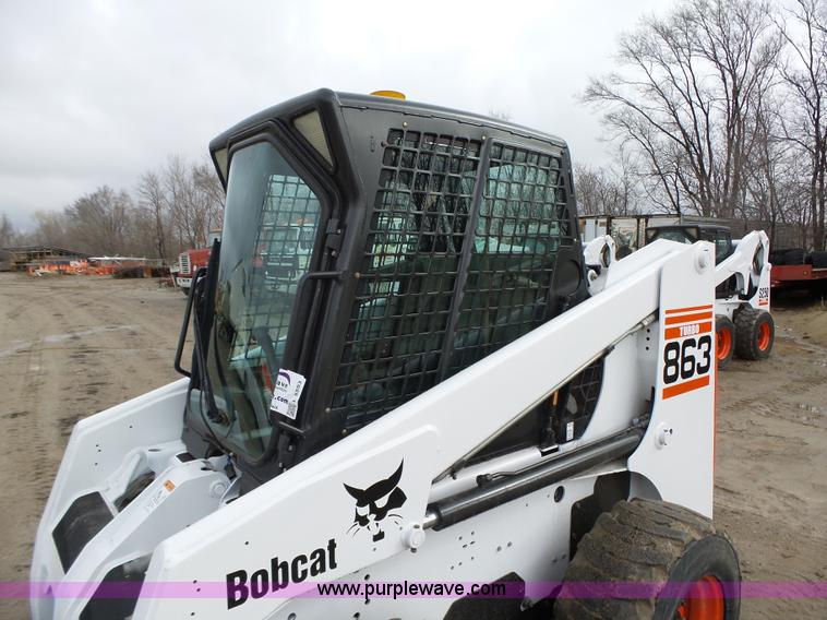 image for item L5593 2001 Bobcat 863 Turbo skid steer