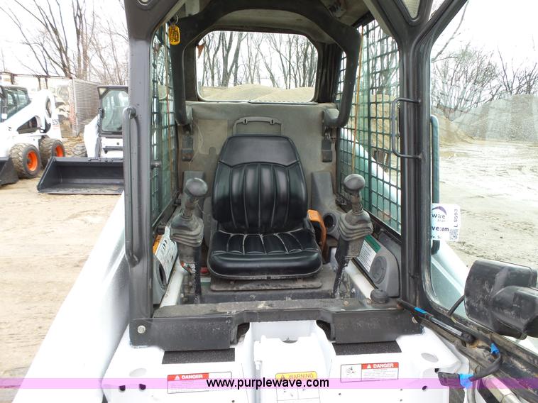 image for item L5593 2001 Bobcat 863 Turbo skid steer