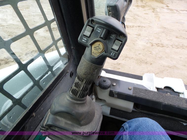 image for item L5593 2001 Bobcat 863 Turbo skid steer