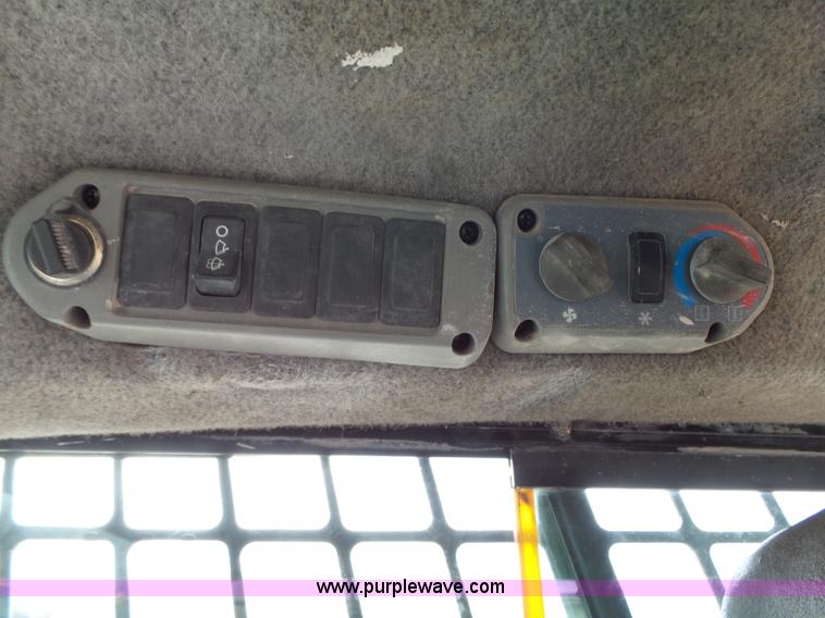 image for item L5593 2001 Bobcat 863 Turbo skid steer