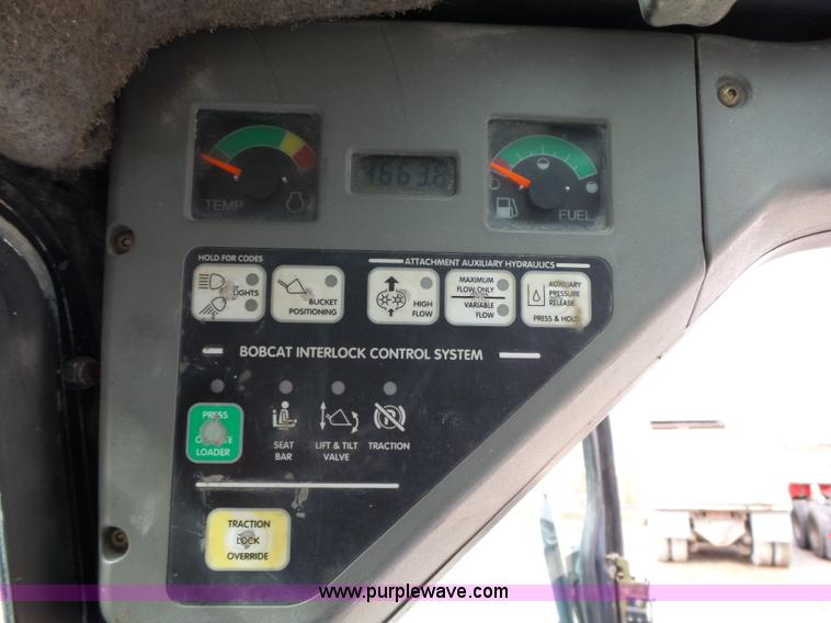 image for item L5593 2001 Bobcat 863 Turbo skid steer