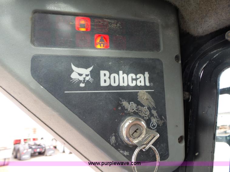 image for item L5593 2001 Bobcat 863 Turbo skid steer