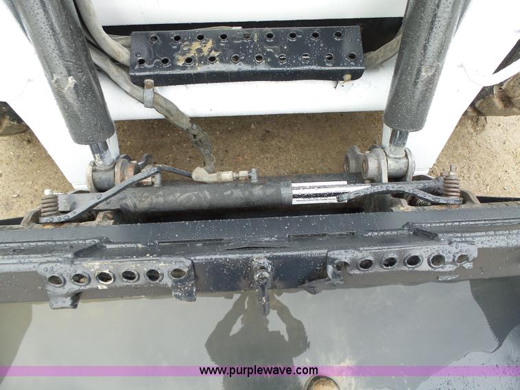 image for item L5594 2004 Bobcat S250 skid steer