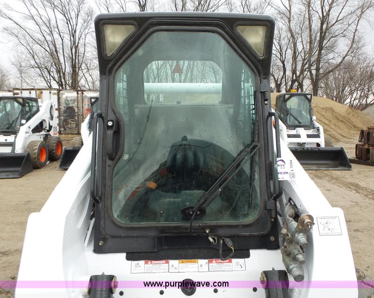 image for item L5594 2004 Bobcat S250 skid steer