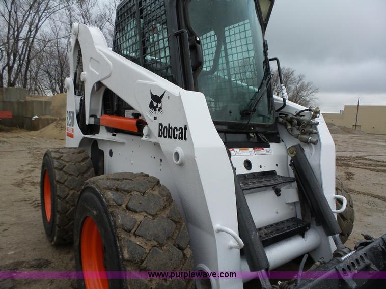 image for item L5594 2004 Bobcat S250 skid steer