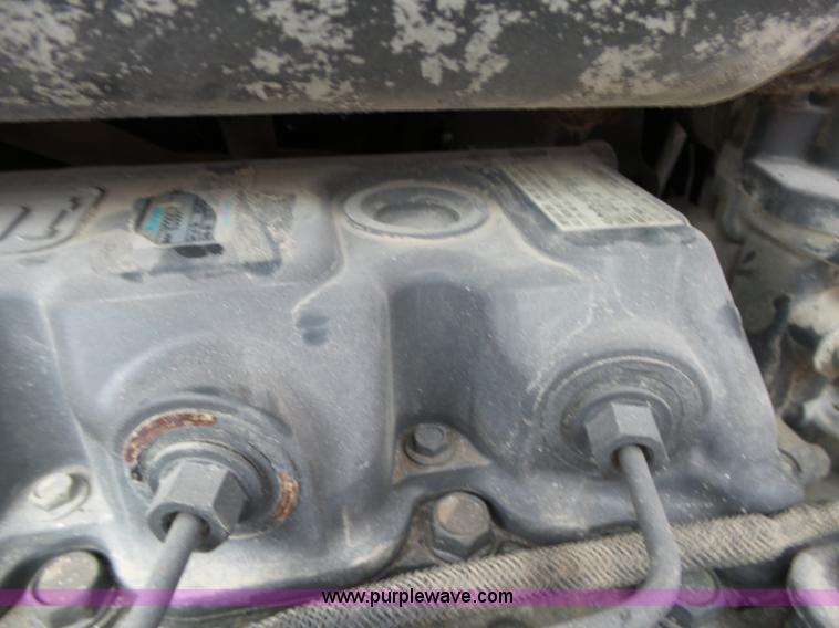 image for item L5594 2004 Bobcat S250 skid steer